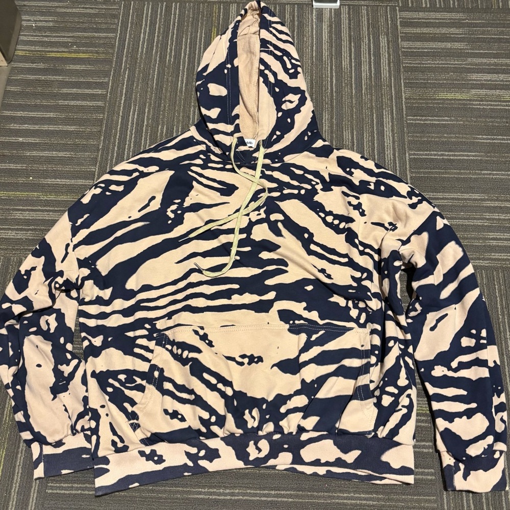 Adika Black and Cream Patterned Hoodie